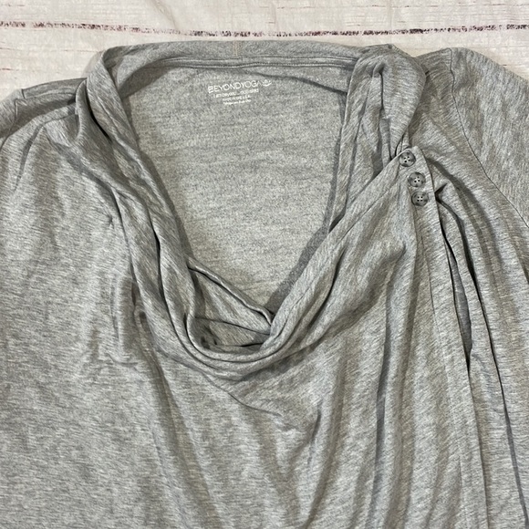 Beyond Yoga 3 Button Convertible Cardigan Cloud Drape Modal Blend - Picture 4 of 11